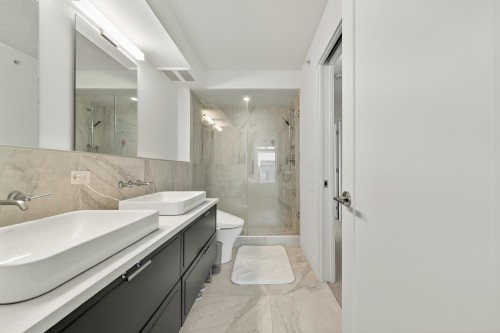 7601 Yukon Street, Vancouver, BC 