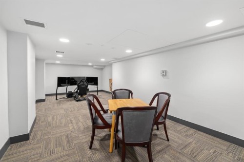 829-8133 Cook Road, Richmond, BC - Indoor Photo Showing Other Room