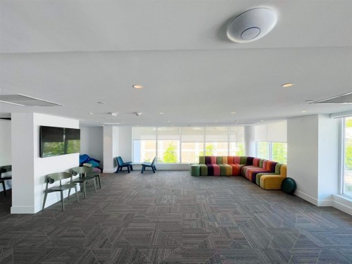 829-8133 Cook Road, Richmond, BC - Indoor