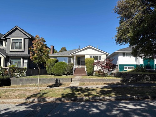 2717 Waverley Avenue, Vancouver, BC 