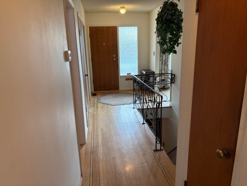 2717 Waverley Avenue, Vancouver, BC 