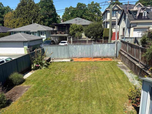 2717 Waverley Avenue, Vancouver, BC 