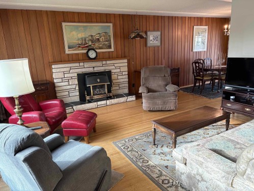 2717 Waverley Avenue, Vancouver, BC 