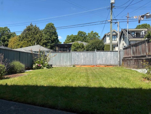 2717 Waverley Avenue, Vancouver, BC 