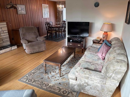 2717 Waverley Avenue, Vancouver, BC 