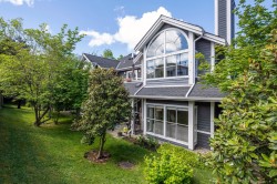 111-2960 29th Avenue E Vancouver, BC V5R 5Z5