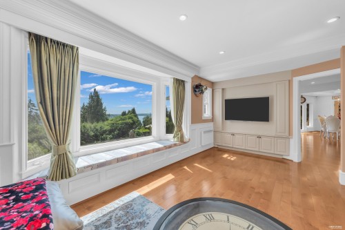 880 Younette Drive, West Vancouver, BC 