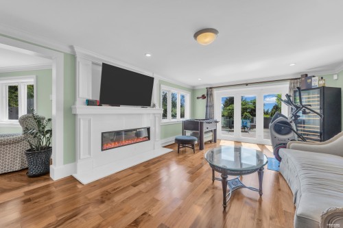 880 Younette Drive, West Vancouver, BC 