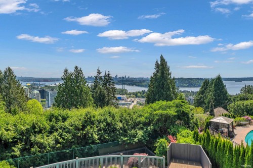 880 Younette Drive, West Vancouver, BC 