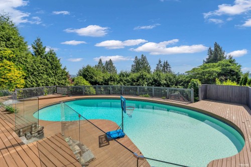 880 Younette Drive, West Vancouver, BC 