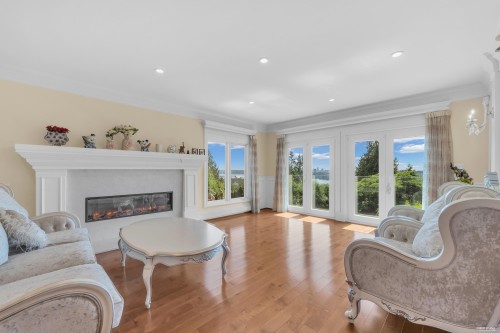 880 Younette Drive, West Vancouver, BC 