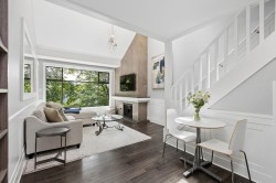 303-1702 Chesterfield Avenue  North Vancouver, BC V7M 2P1