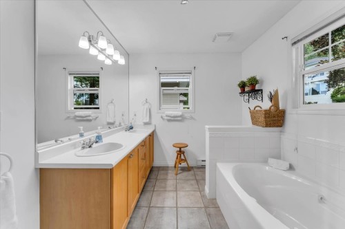 1705 Arbutus Place, Coquitlam, BC 