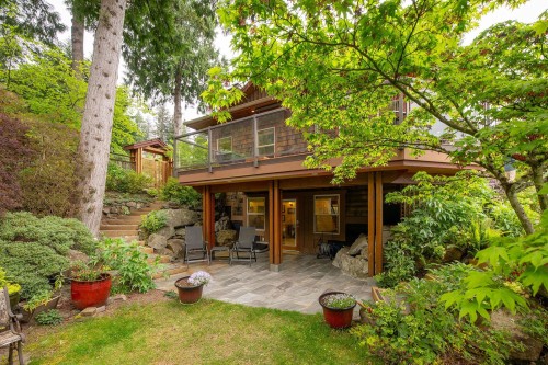 960 Harbour View Place  Bowen Island, BC V0N 1G2