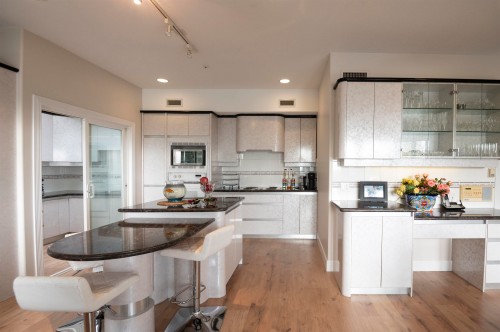 2572 Westhill Close, West Vancouver, BC 