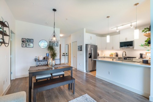 318-2477 Kelly Avenue  Port Coquitlam, BC V3C 0B3