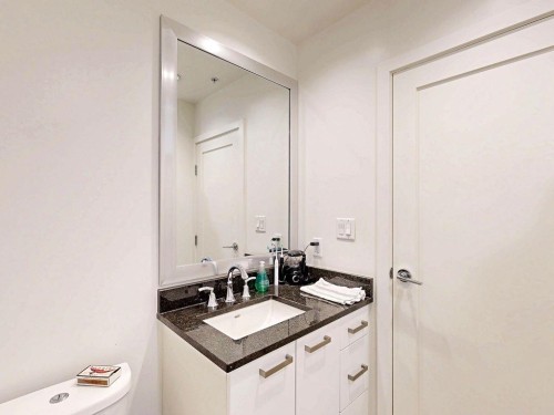 865-2080 Broadway W, Vancouver, BC 