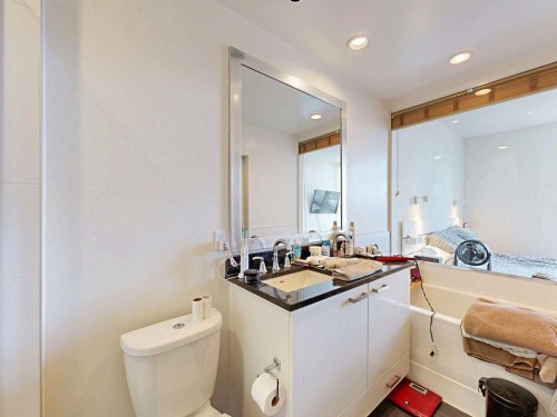 865-2080 Broadway W, Vancouver, BC 