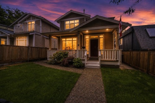 4268 Hoskins Road, North Vancouver, BC 