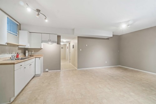 4268 Hoskins Road, North Vancouver, BC 