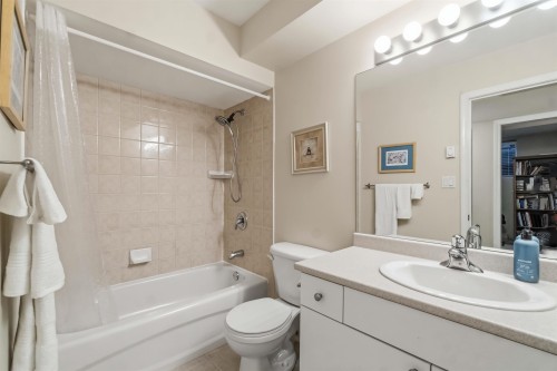 4268 Hoskins Road, North Vancouver, BC 