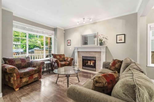 4268 Hoskins Road, North Vancouver, BC 