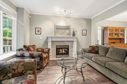 4268 Hoskins Road, North Vancouver, BC 