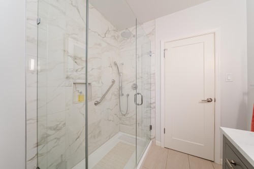1030 Mathers Avenue, West Vancouver, BC 