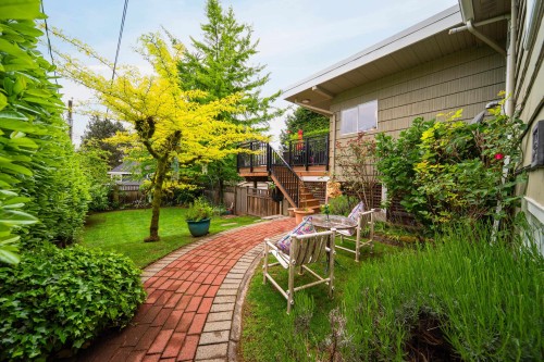 1030 Mathers Avenue, West Vancouver, BC 