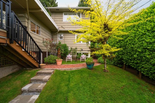 1030 Mathers Avenue, West Vancouver, BC 