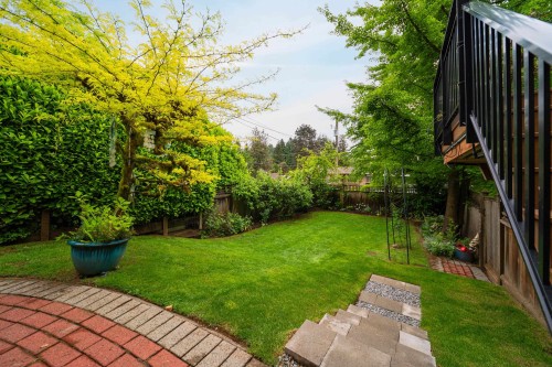 1030 Mathers Avenue, West Vancouver, BC 