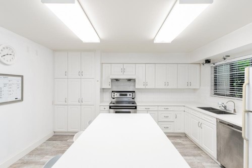 5416 Yew Street, Vancouver, BC 