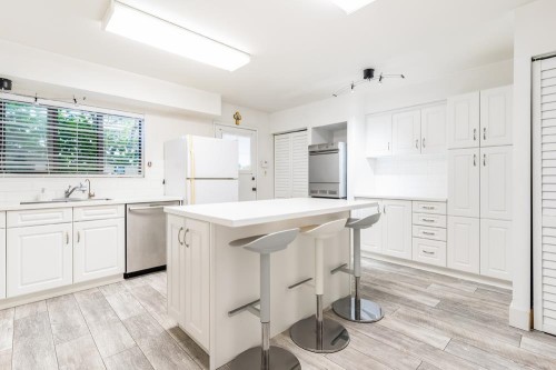 5416 Yew Street, Vancouver, BC 
