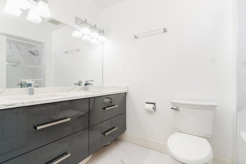 5416 Yew Street, Vancouver, BC 