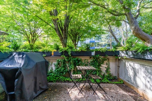 5416 Yew Street, Vancouver, BC 