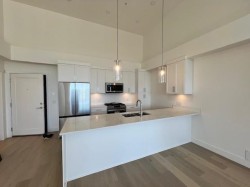 604-22633 Selkirk Avenue Maple Ridge, BC V2X 1C7