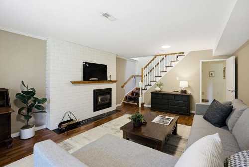 3665 Edgemont Boulevard, North Vancouver, BC 