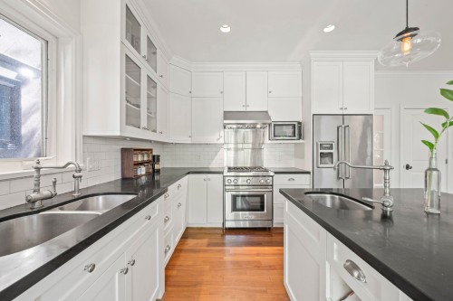 125 39Th Avenue W, Vancouver, BC 