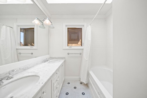 125 39Th Avenue W, Vancouver, BC 