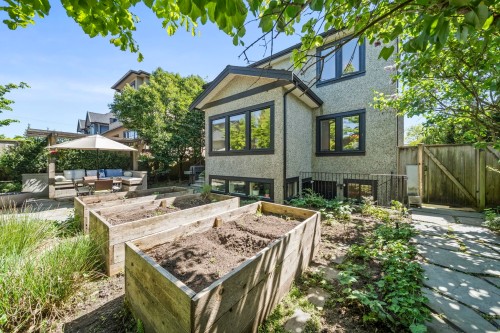 125 39Th Avenue W, Vancouver, BC 