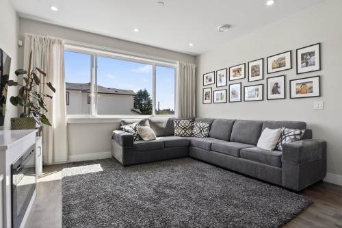 1909 Pitt River Road, Port Coquitlam, BC 