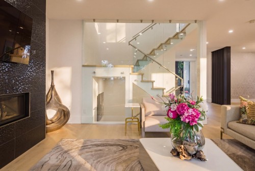 919 4Th Street E, North Vancouver, BC 