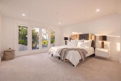919 4Th Street E, North Vancouver, BC 