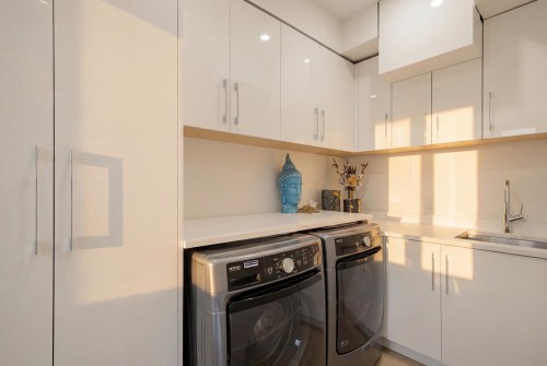919 4Th Street E, North Vancouver, BC 