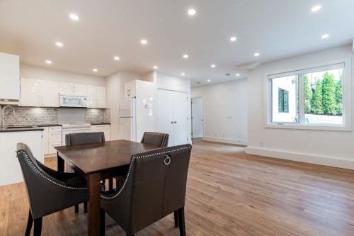919 4Th Street E, North Vancouver, BC 