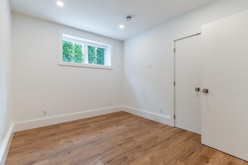 919 4Th Street E, North Vancouver, BC 