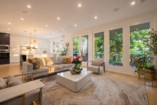 919 4Th Street E, North Vancouver, BC 