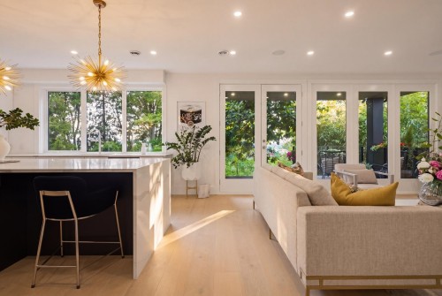 919 4Th Street E, North Vancouver, BC 