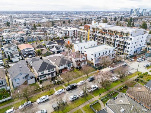 726 56Th Avenue E, Vancouver, BC 