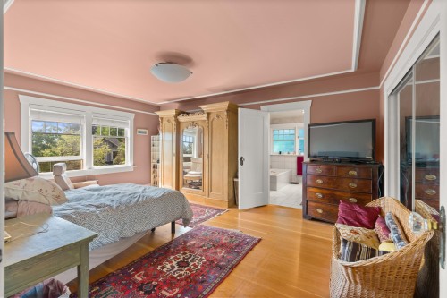 5662 Laburnum Street, Vancouver, BC 